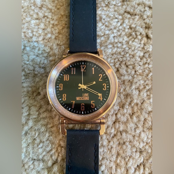 New Love Moschino Watch - Picture 5 of 10